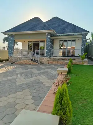 3bdrm House in Division A for sale