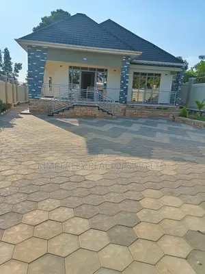 3bdrm House in Division A for sale