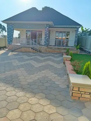 3bdrm House in Division A for sale