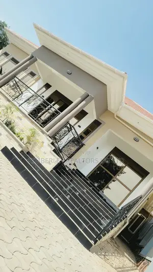 3bdrm House in Division A for sale