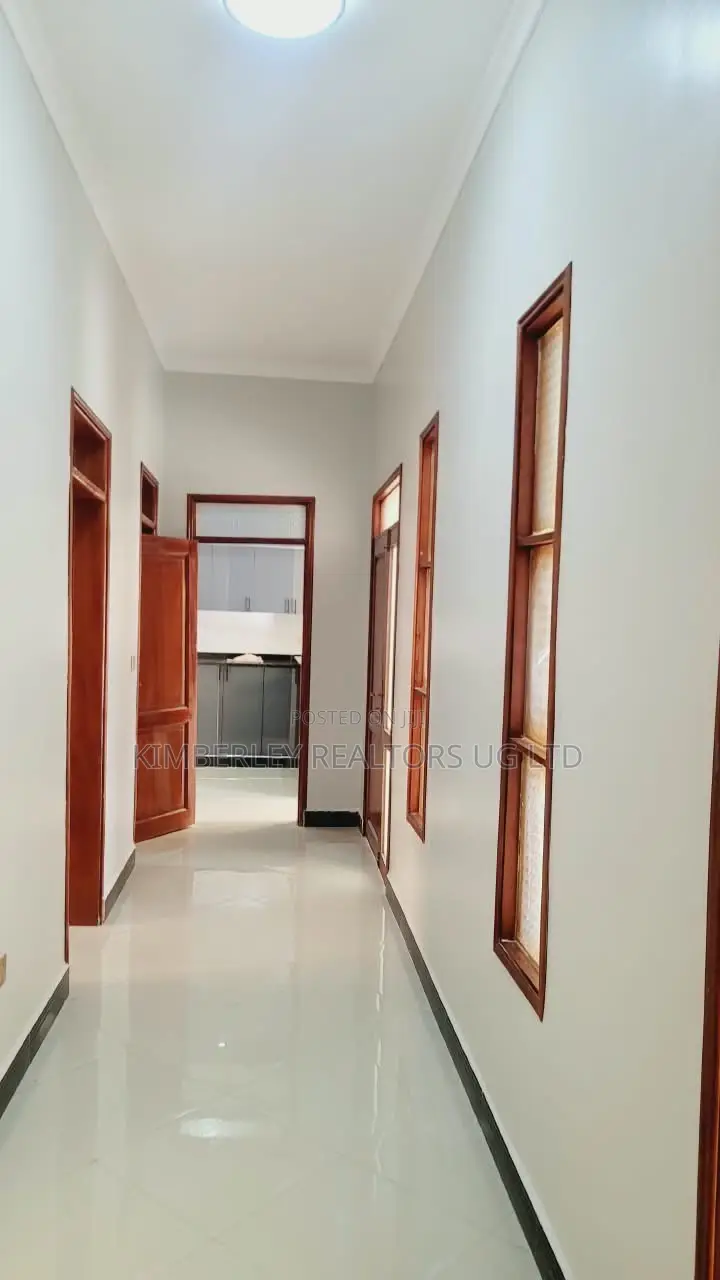 3bdrm House in Division A for sale