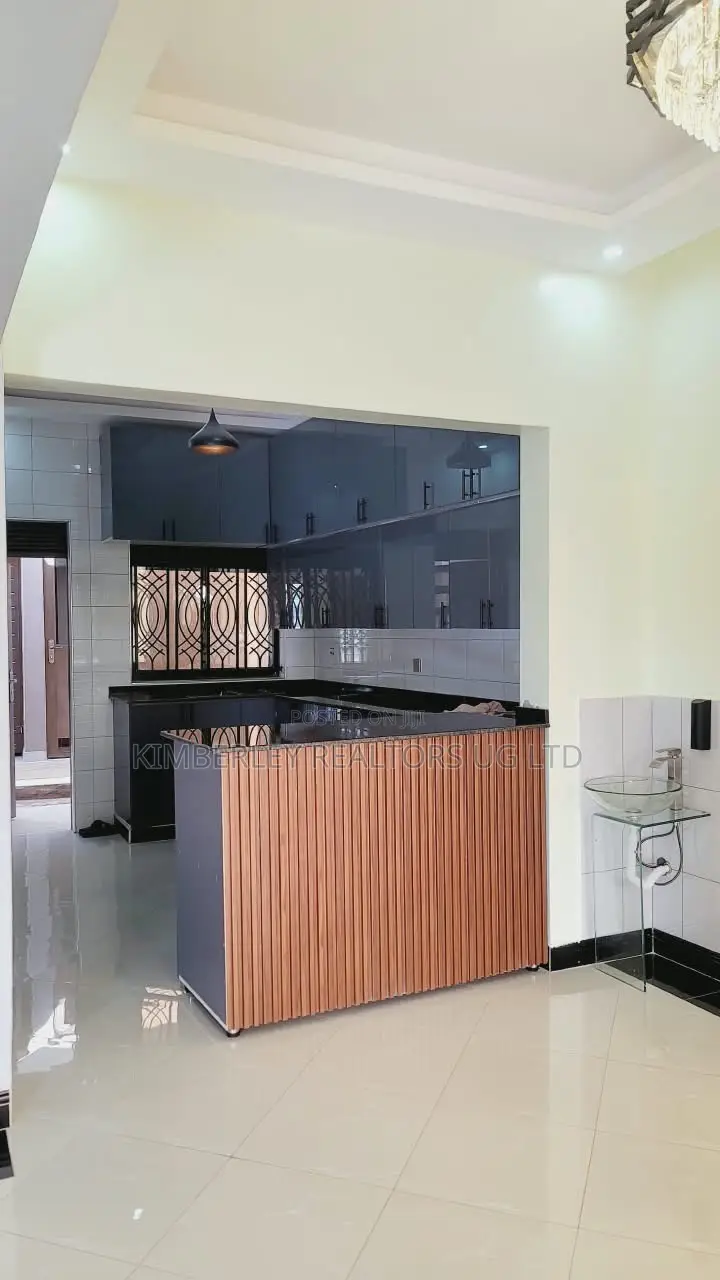 3bdrm House in Division A for sale