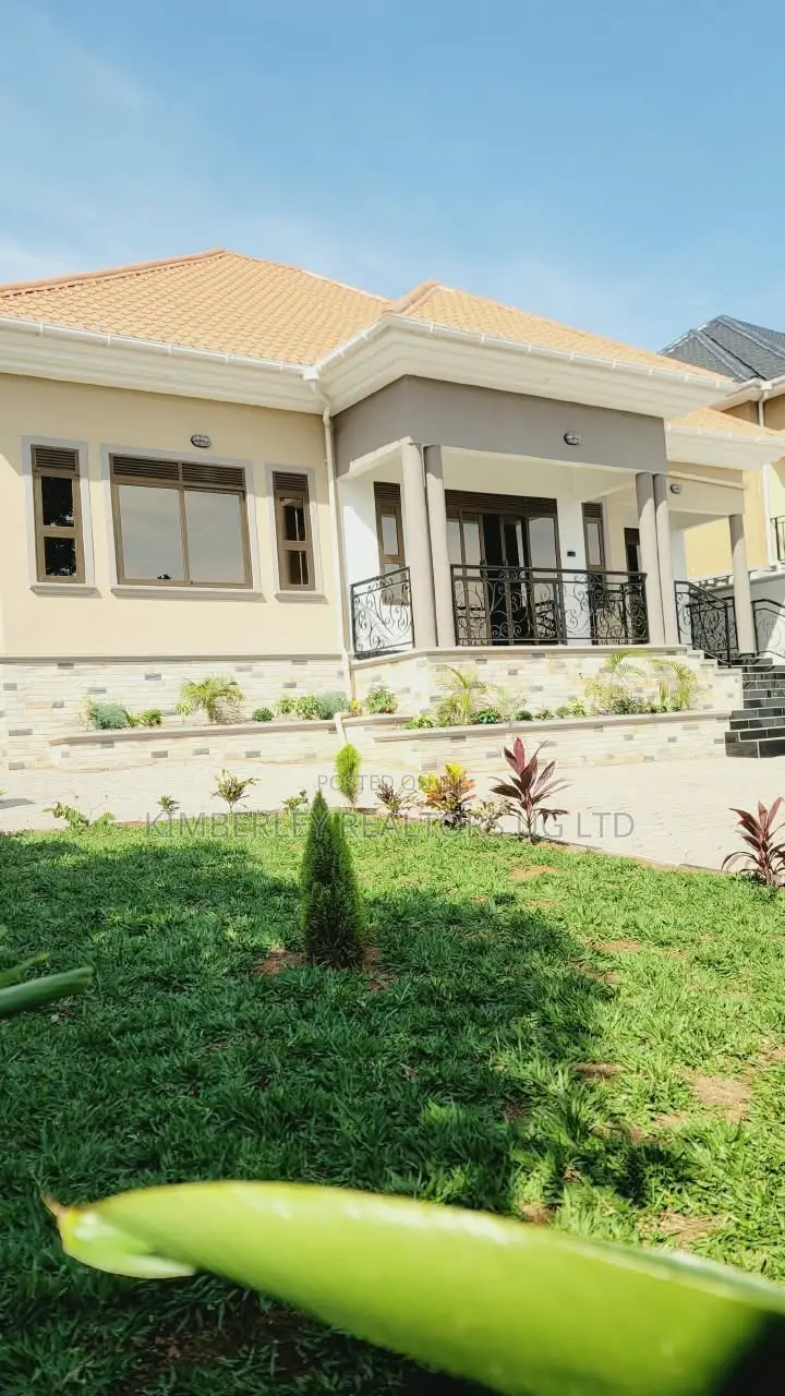 3bdrm House in Division A for sale