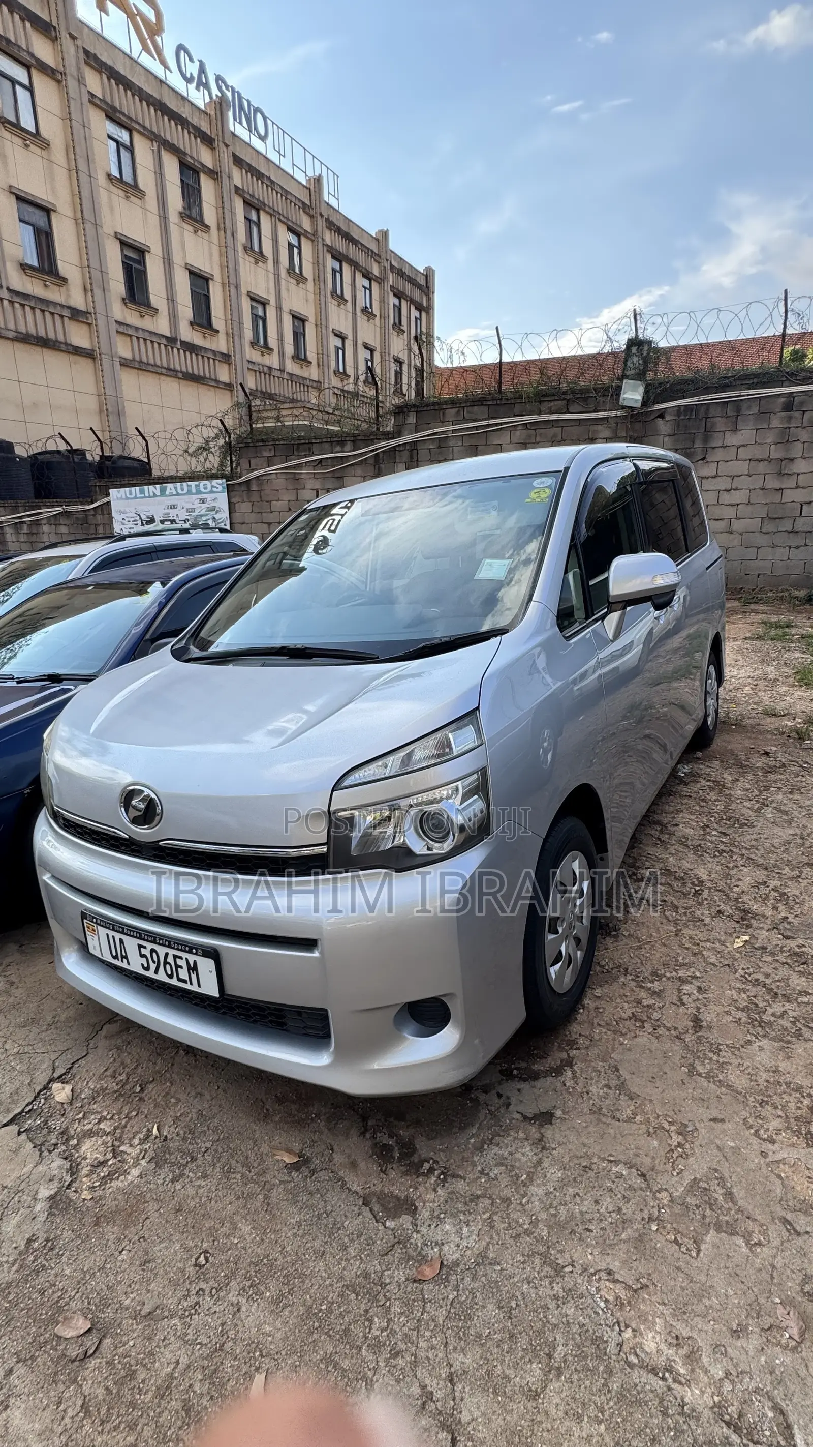 Toyota Noah 2012 Silver