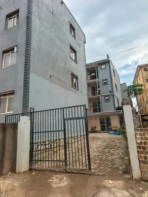 20bdrm Block of Flats in Division A for sale