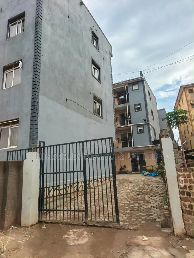 20bdrm Block of Flats in Division A for sale