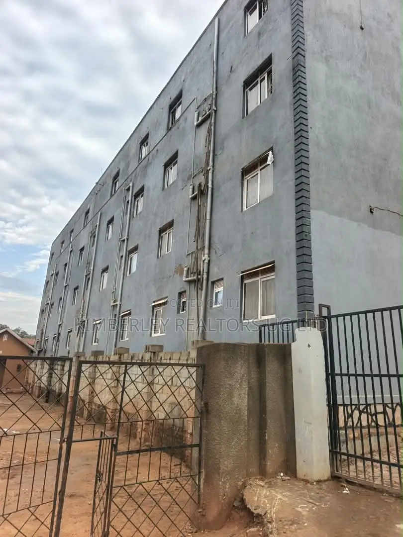 20bdrm Block of Flats in Division A for sale