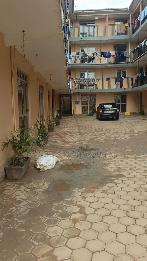 20bdrm Block of Flats in Division A for sale