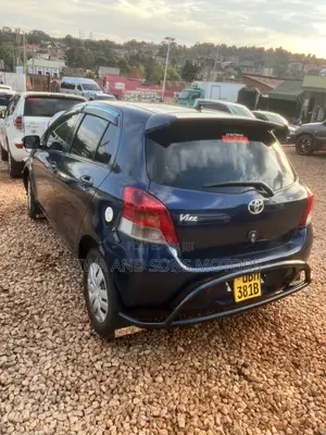 Toyota Vitz 1.5 FWD 5dr 2012 Blue