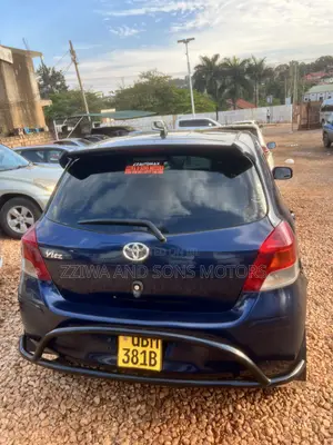 Toyota Vitz 1.5 FWD 5dr 2012 Blue