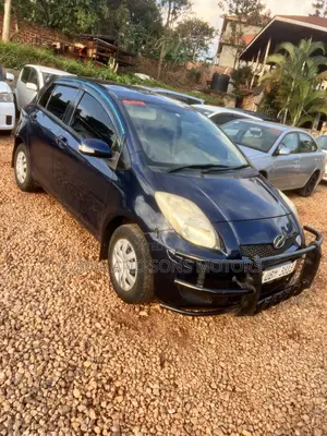 Toyota Vitz 1.5 FWD 5dr 2012 Blue