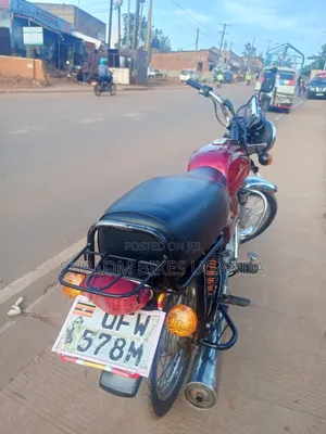 Bajaj Boxer 100 2023 Red