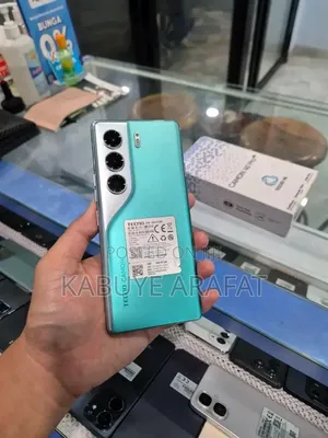 New Tecno Camon 40 256 GB Green