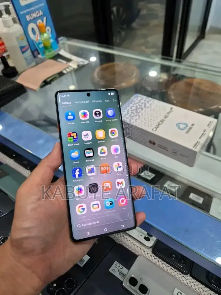 New Tecno Camon 40 256 GB Green