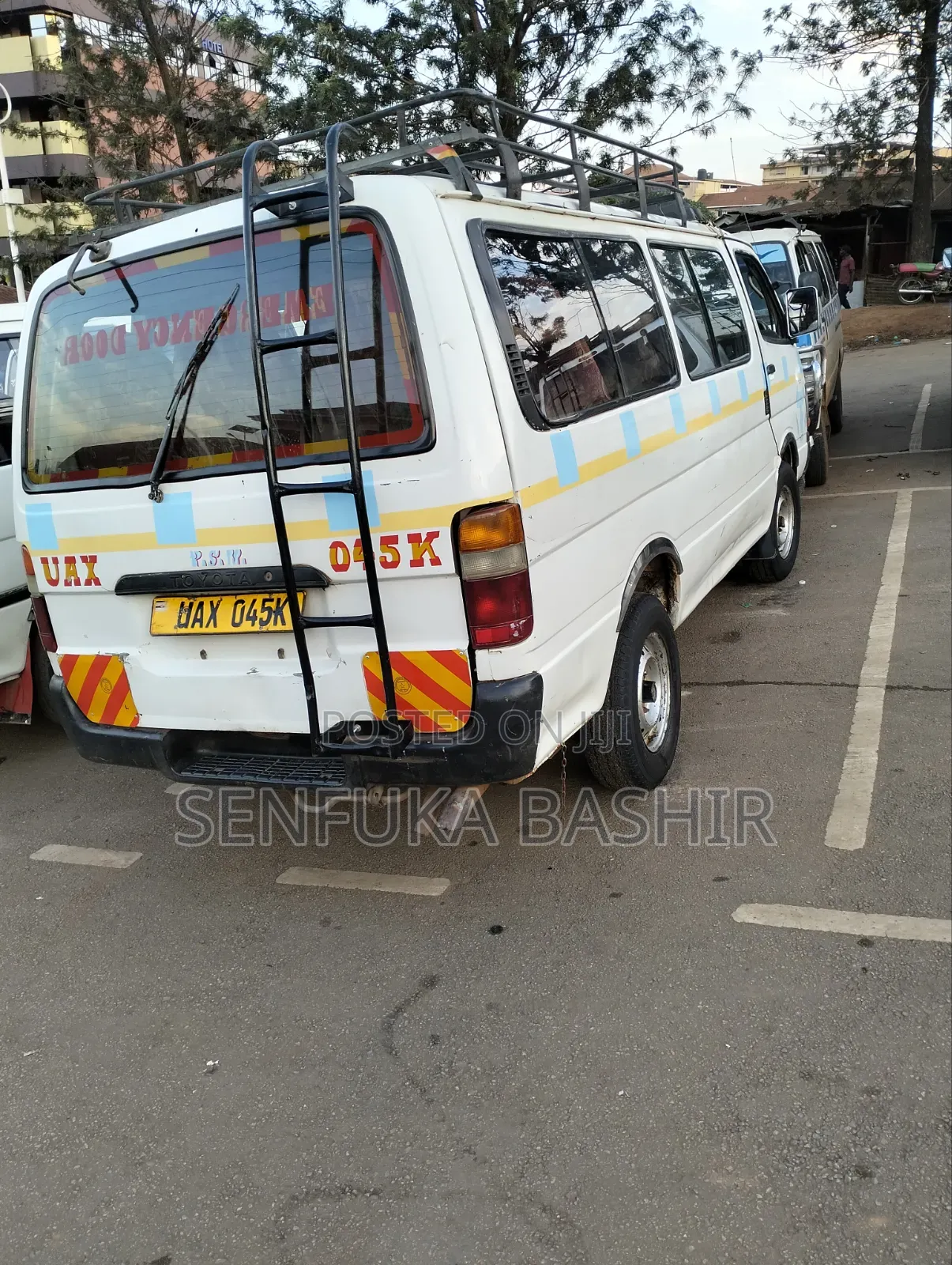 Toyota HiAce 2001 White