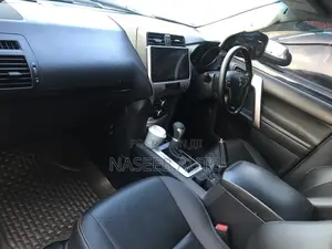 Toyota Land Cruiser Prado 2015 Gray