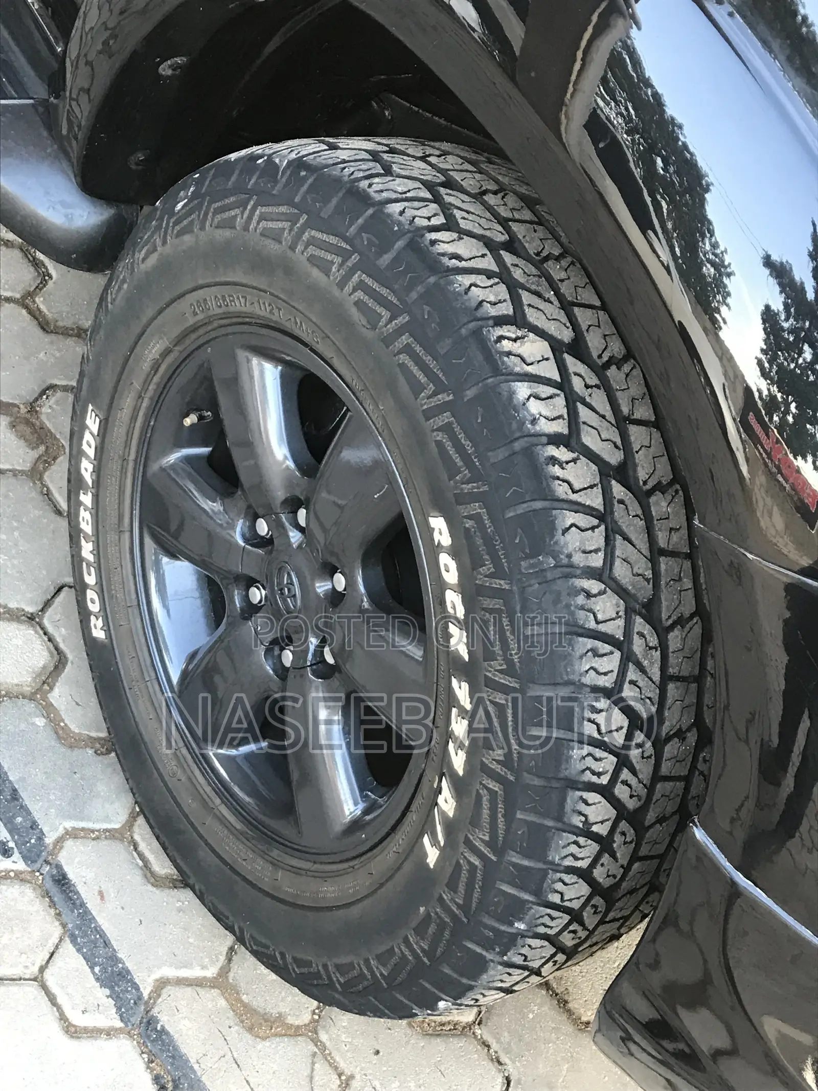 Toyota Fortuner 2011 Black