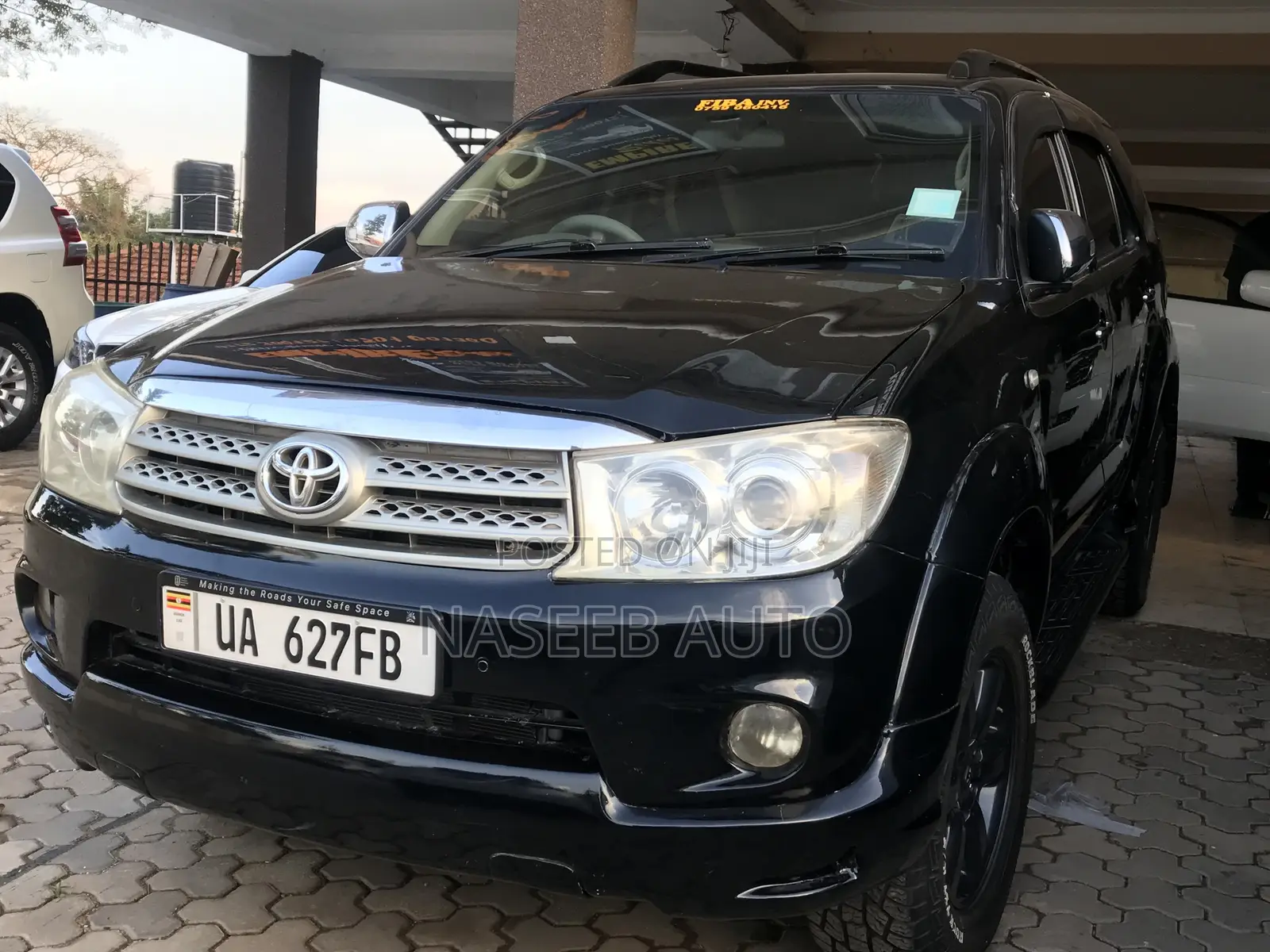 Toyota Fortuner 2011 Black
