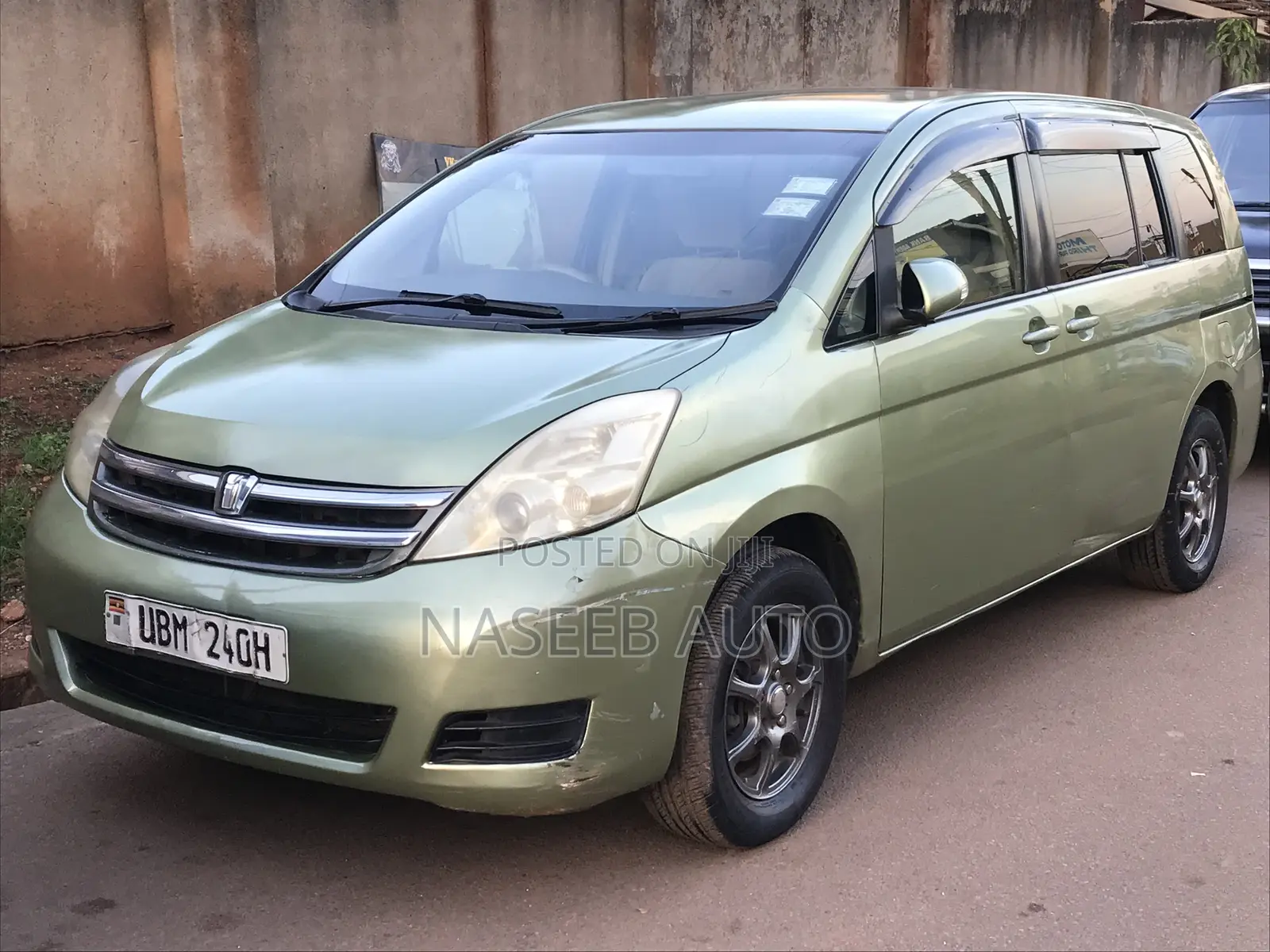 Toyota ISIS 2007 Green