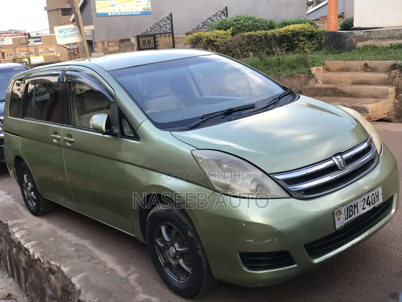 Toyota ISIS 2007 Green