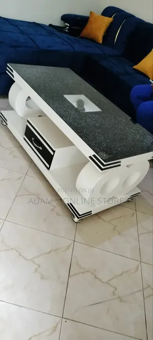 Ceenter Table in White and Black