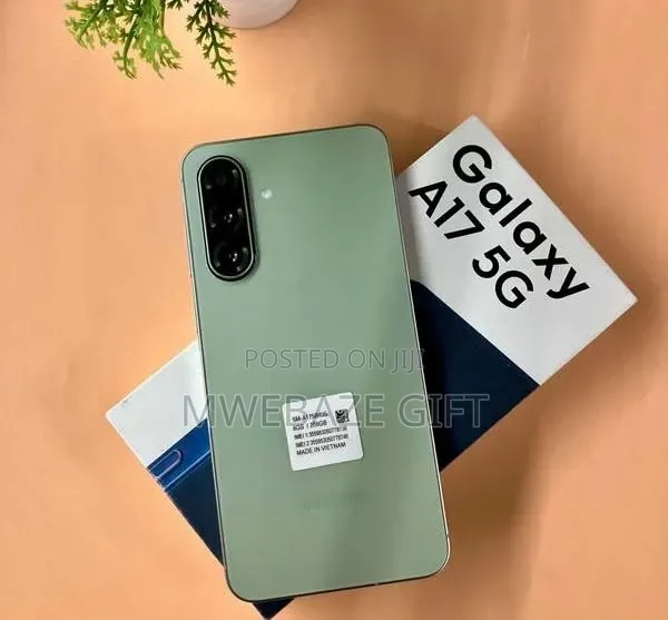 New Samsung Galaxy A17 5G 256 GB Green