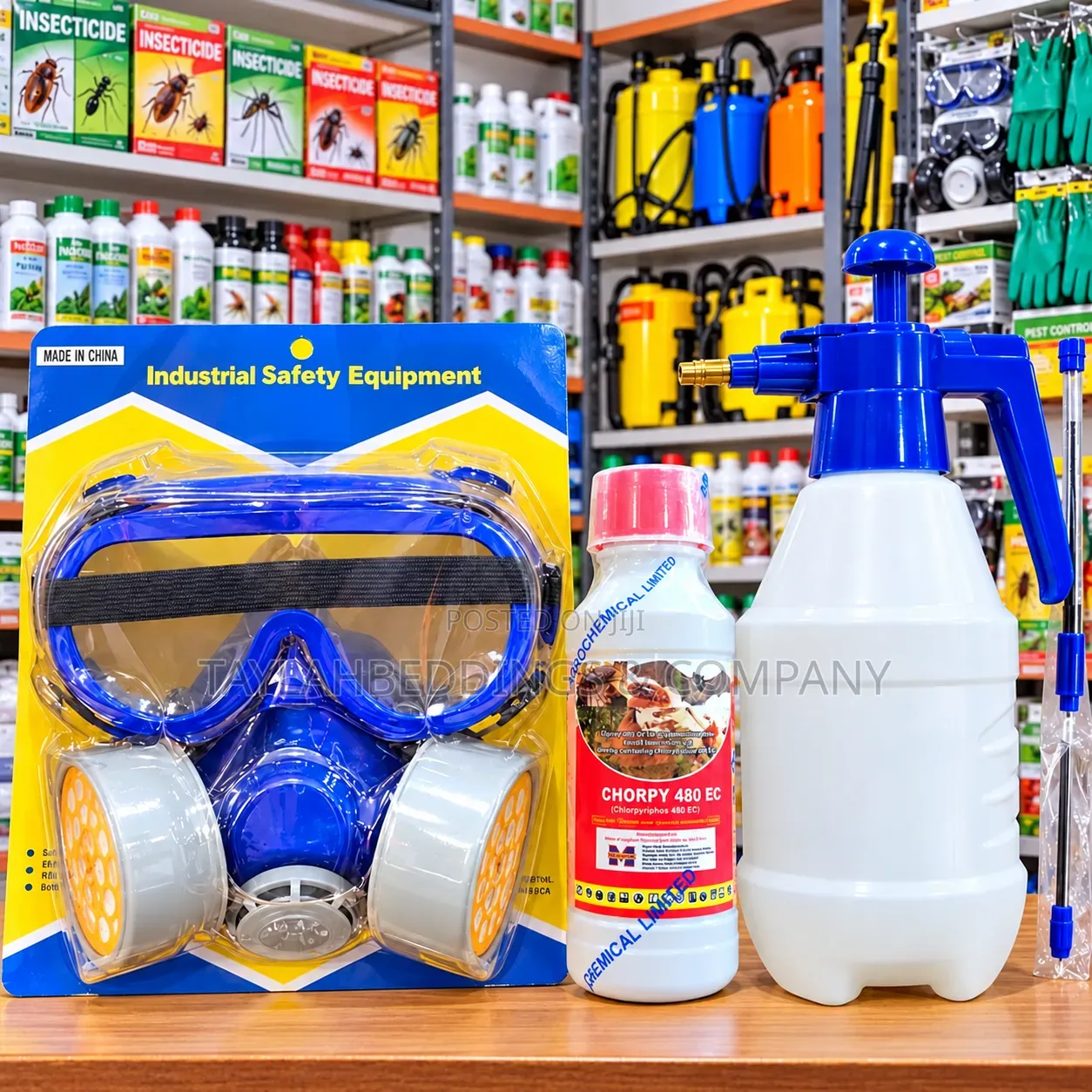 Bats, Bedbugs & Cockroaches Control 3 in 1 Combo Spray Bottle, Mask