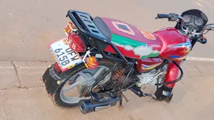 Bajaj Boxer 125 2022 Red
