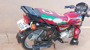 Bajaj Boxer 125 2022 Red