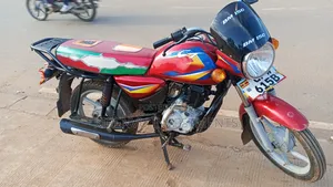 Bajaj Boxer 125 2022 Red