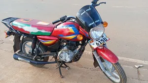 Bajaj Boxer 125 2022 Red