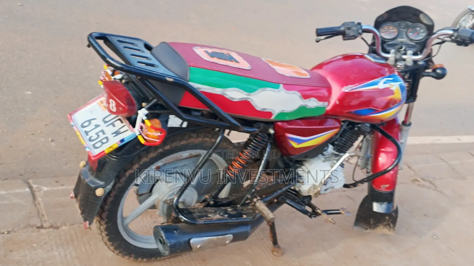 Bajaj Boxer 125 2022 Red