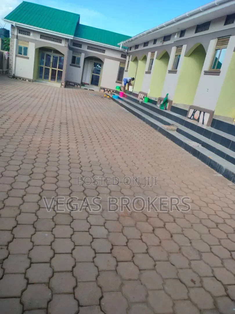 1bdrm House in Vegas Brokers House, Rubaga for rent