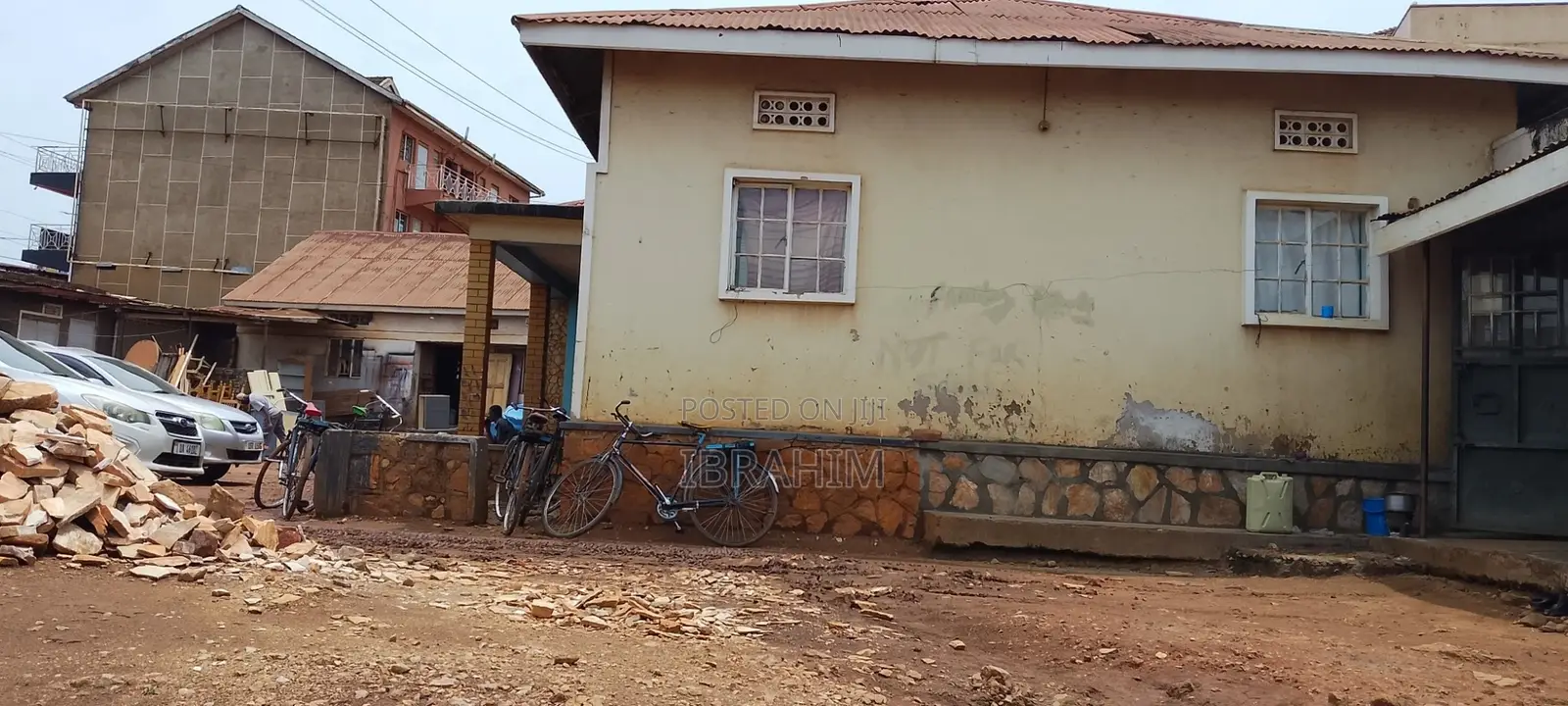 3bdrm Bungalow in The Late Senoga, Central Division for sale