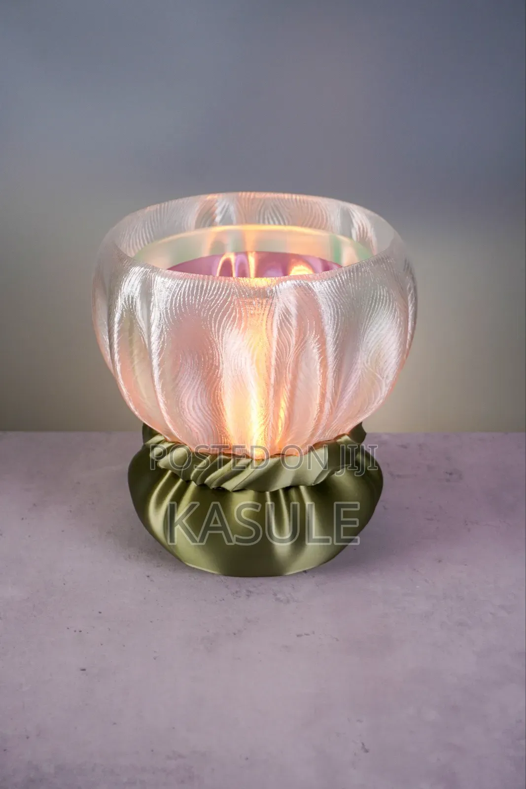 Elaris Opaline Table Lamp
Lamp