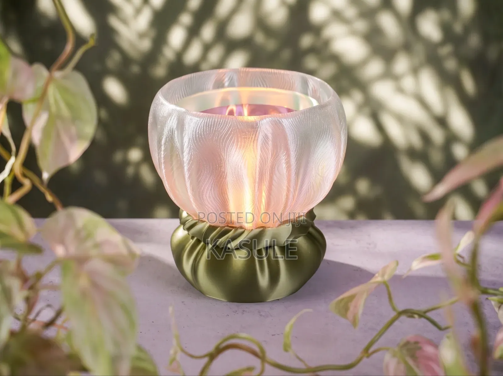 Elaris Opaline Table Lamp
Lamp