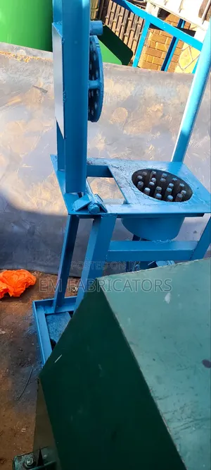 8"by6". Commercial Honey Comb Briquettes Machine. READY TO TAKE.