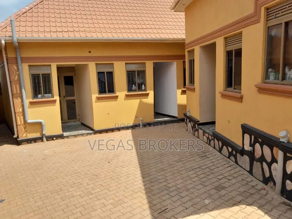 2bdrm House in Vegas Property, Rubaga for rent