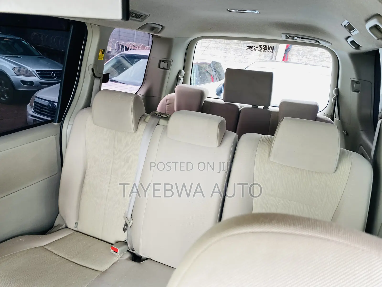 Toyota Noah 2012