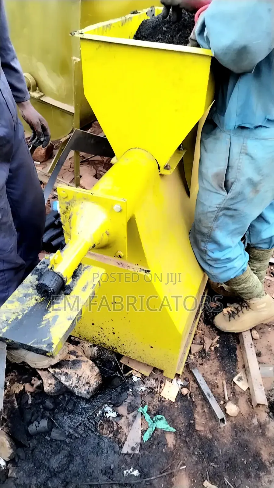 Great Out Put Electric Briquettes Making Machine. 500kg/Hr. 240V.