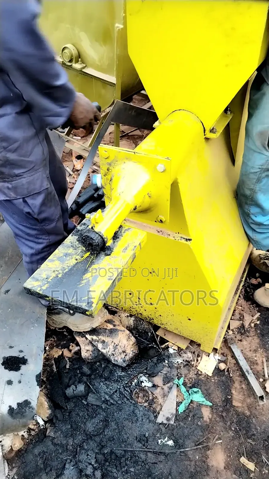 Great Out Put Electric Briquettes Making Machine. 500kg/Hr. 240V.