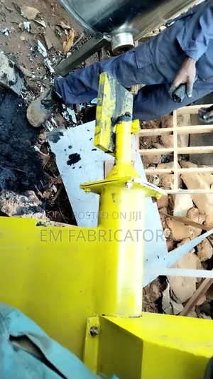 Great Out Put Electric Briquettes Making Machine. 500kg/Hr. 240V.