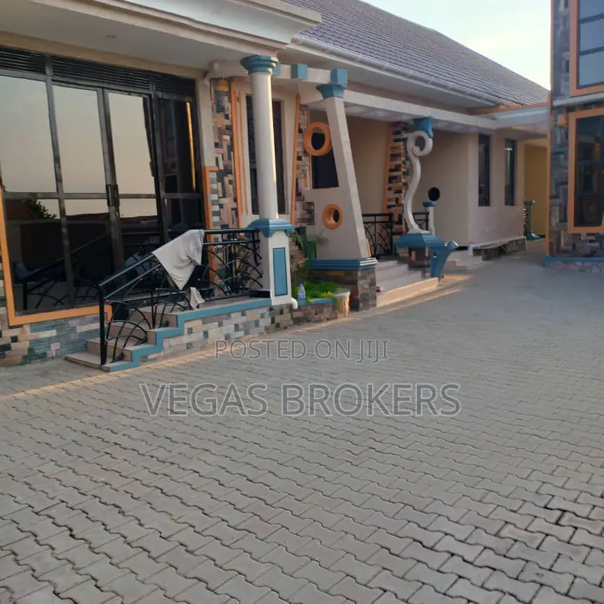 1bdrm House in Vegas Brokers House, Rubaga for rent