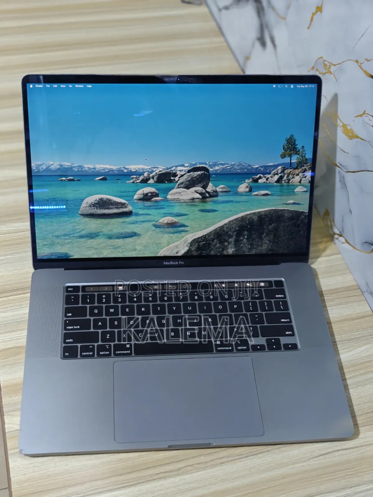 New Laptop Apple MacBook Pro 16GB Intel Core i7 SSD 512GB
