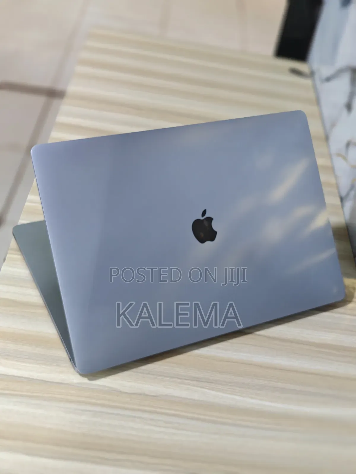 New Laptop Apple MacBook Pro 16GB Intel Core i7 SSD 512GB