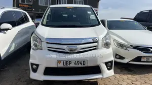 Toyota Noah 2011 White