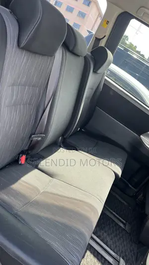 Toyota Noah 2011 White