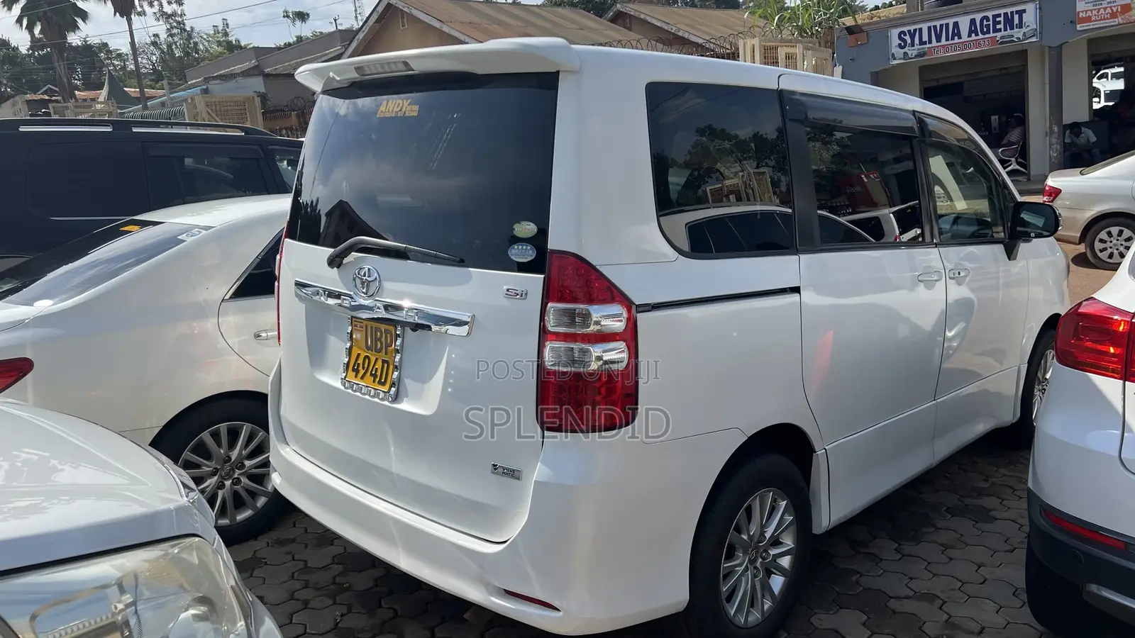 Toyota Noah 2011 White