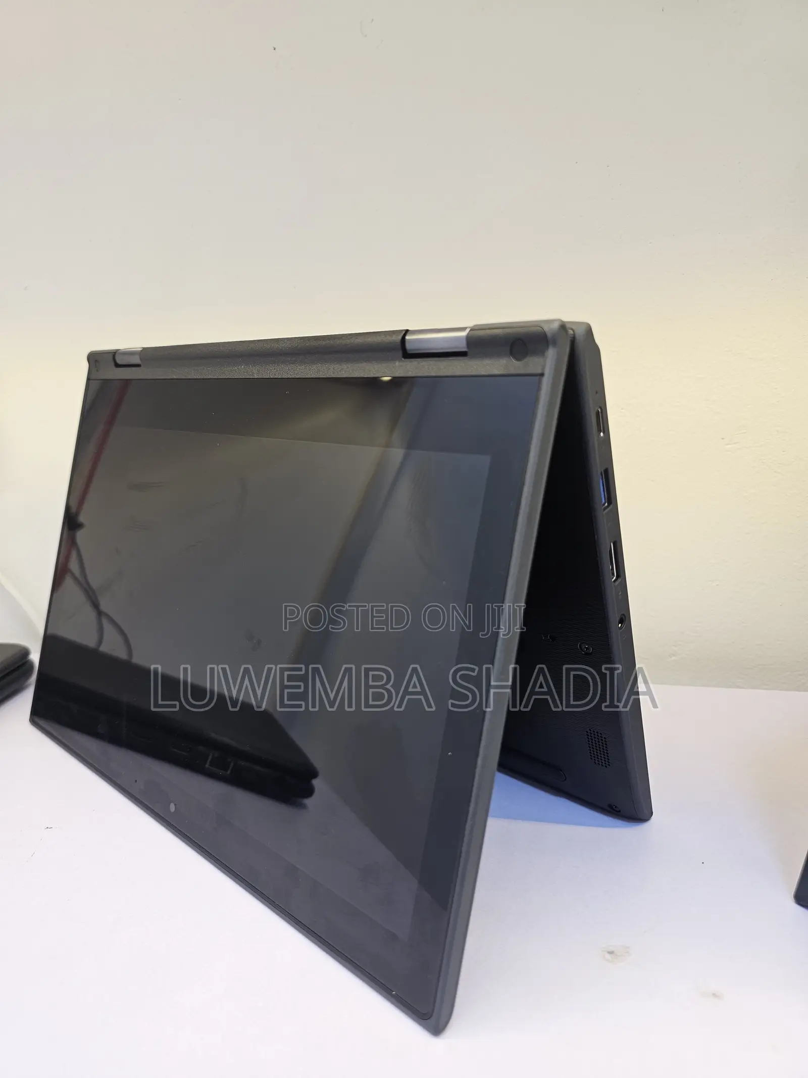 New Laptop Lenovo 300e 4GB Intel Celeron SSD 128GB