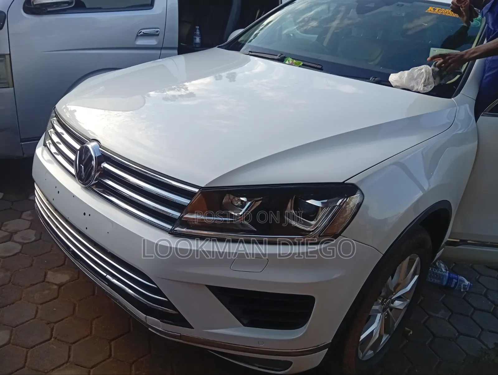Volkswagen Touareg 2017 White